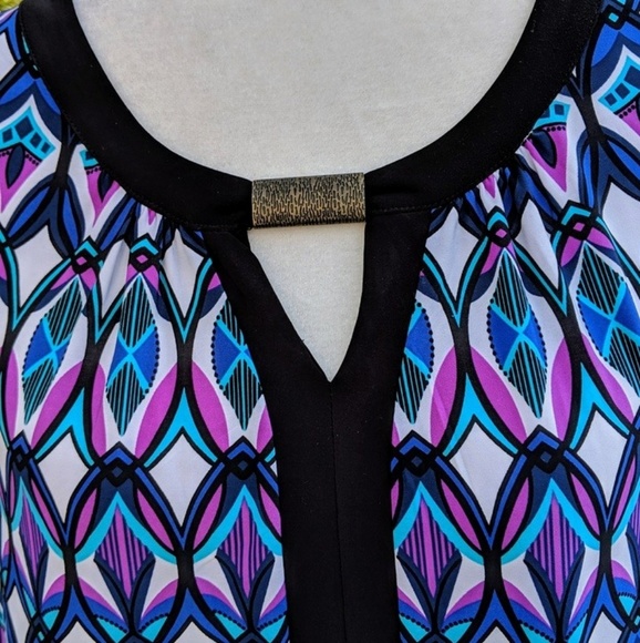 Geo print blouse- sale! - Picture 4 of 4